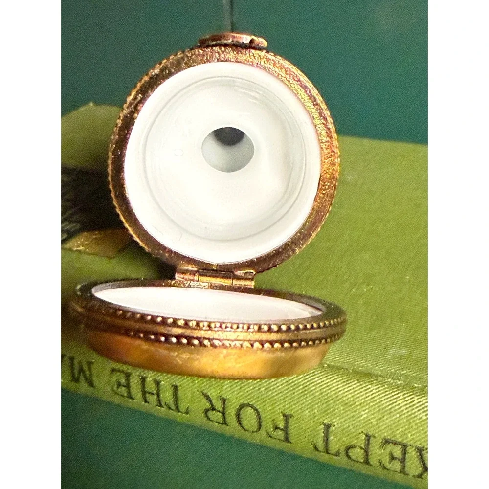 Vintage Gold Porcelain Lantern Trinket Box Nautical Sailboat Clasp Anchor Detail